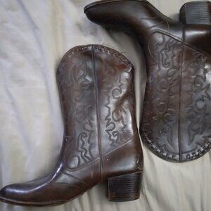 Andrew Geller brown fleece lined cowboy/girl boots